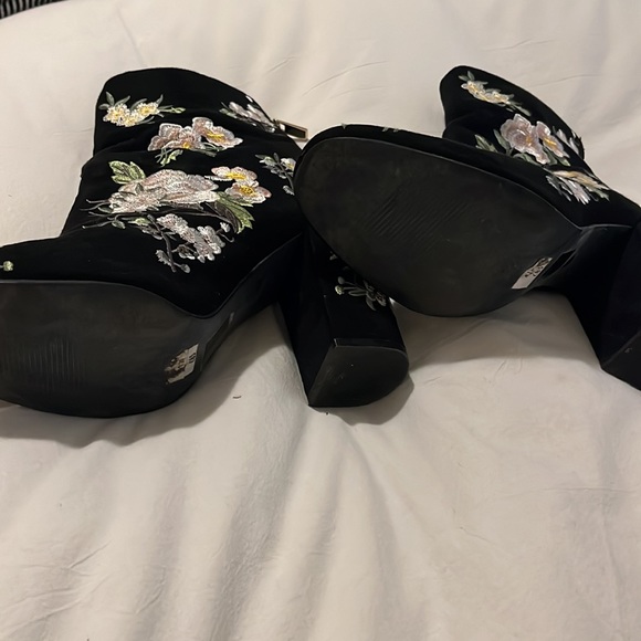 Embroidered Floral Ankle Boots - Picture 4 of 4